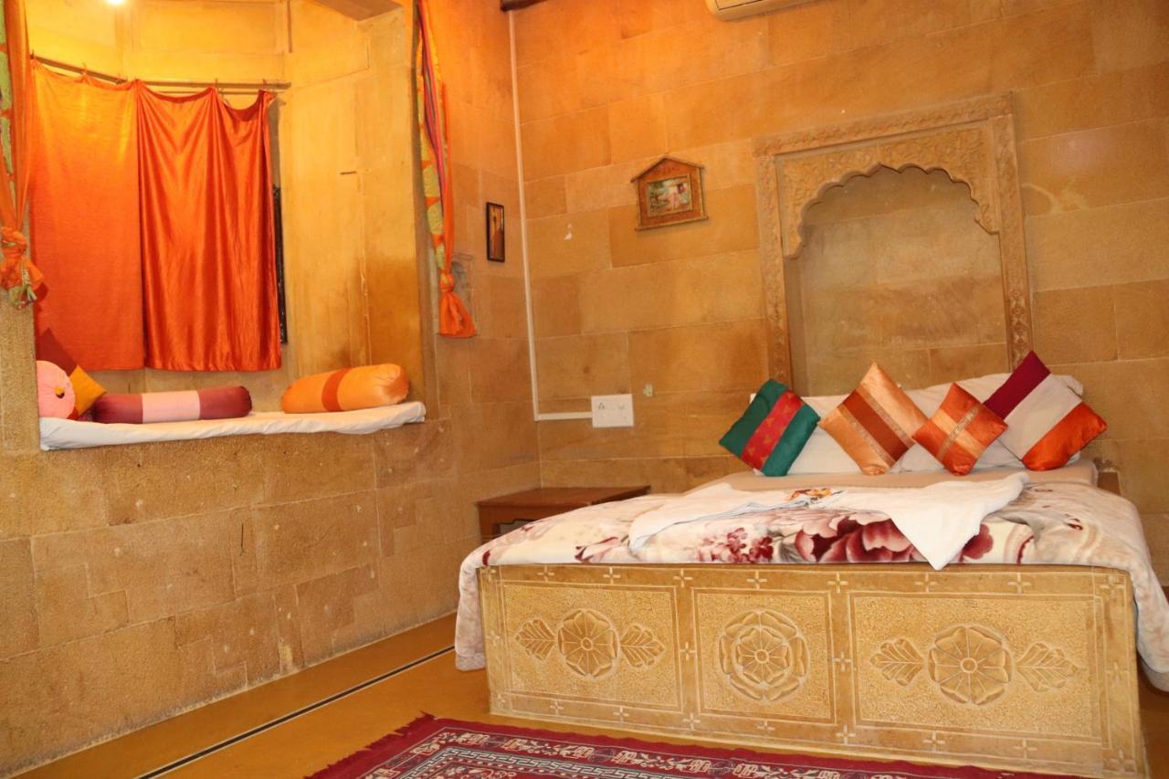 Hotel Pol Haveli Jaisalmer Bagian luar foto