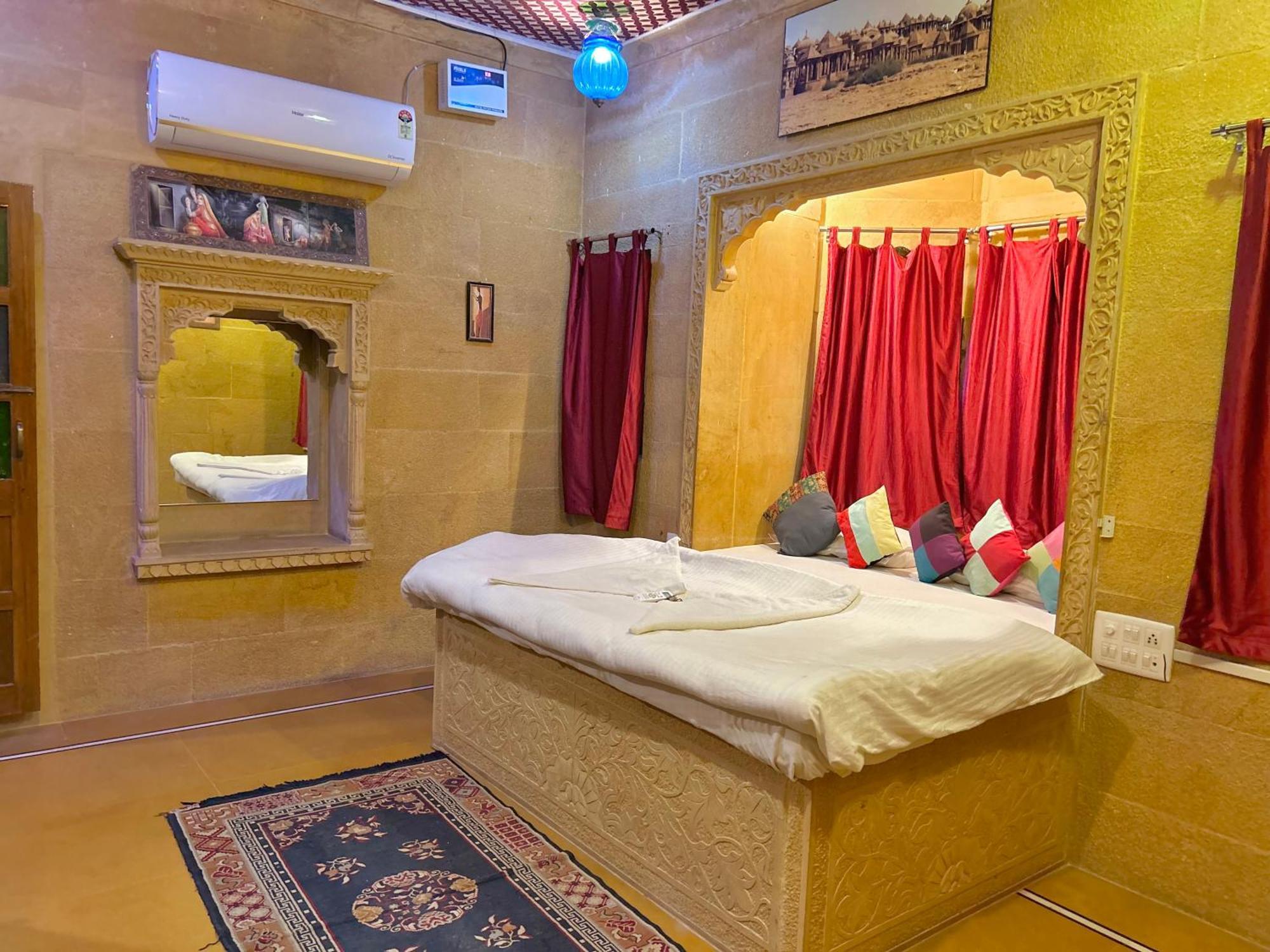 Hotel Pol Haveli Jaisalmer Bagian luar foto