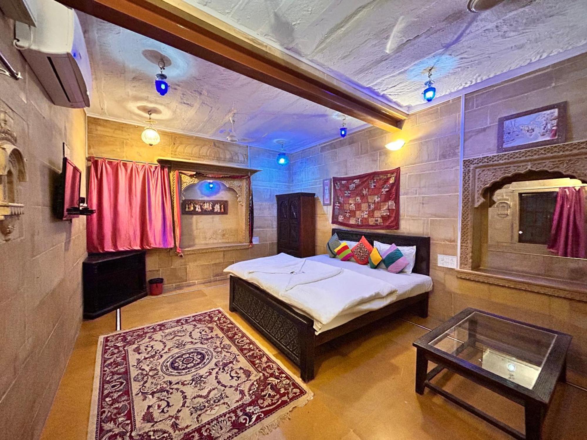 Hotel Pol Haveli Jaisalmer Bagian luar foto